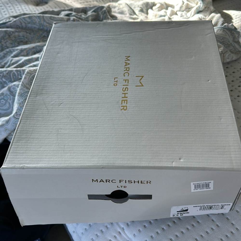 Excellent Used Condition With Box Marc Fisher Ann… - image 8